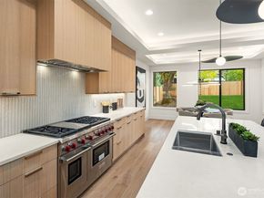 1249 NE 94th Street, Seattle WA 98115