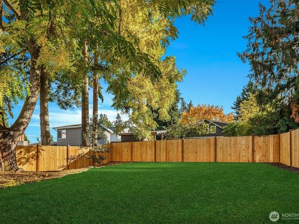 1249 NE 94th Street, Seattle WA 98115