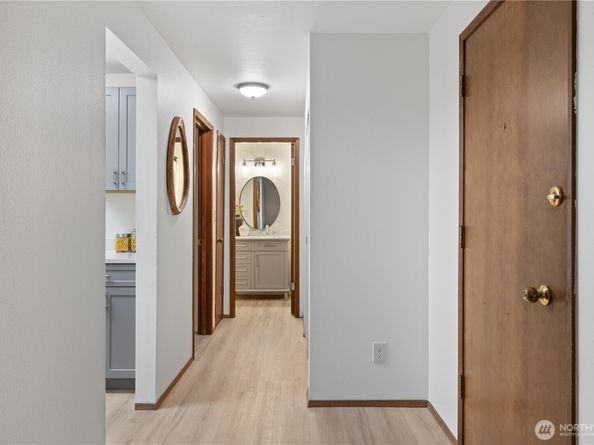 7021 Sand Point Way B204, Seattle WA 98115