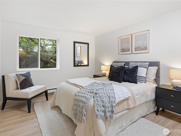 7021 Sand Point Way B204, Seattle WA 98115