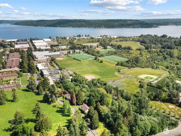 7021 Sand Point Way B204, Seattle WA 98115