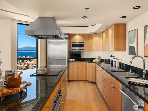 2201 3rd Avenue 2003, Seattle WA 98121