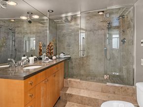 2201 3rd Avenue 2003, Seattle WA 98121