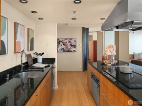 2201 3rd Avenue 2003, Seattle WA 98121