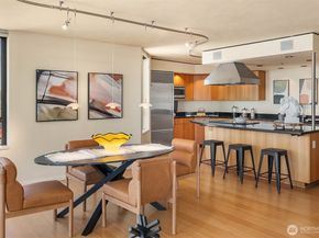 2201 3rd Avenue 2003, Seattle WA 98121