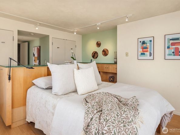 2201 3rd Avenue 2003, Seattle WA 98121