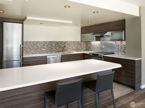 2201 3rd Avenue 2003, Seattle WA 98121