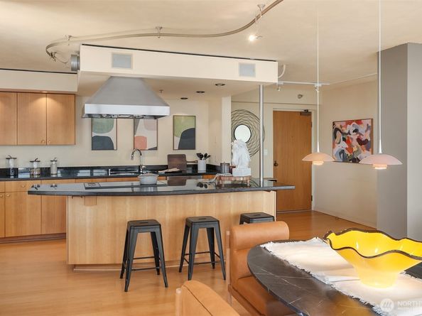 2201 3rd Avenue 2003, Seattle WA 98121