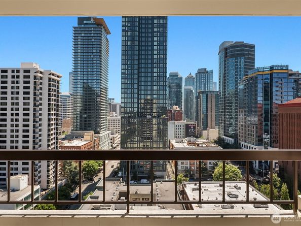 2201 3rd Avenue 2003, Seattle WA 98121