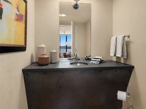 2201 3rd Avenue 2003, Seattle WA 98121