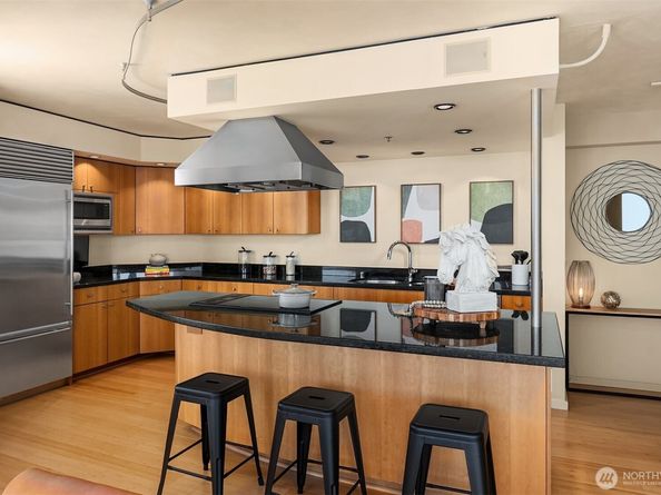 2201 3rd Avenue 2003, Seattle WA 98121