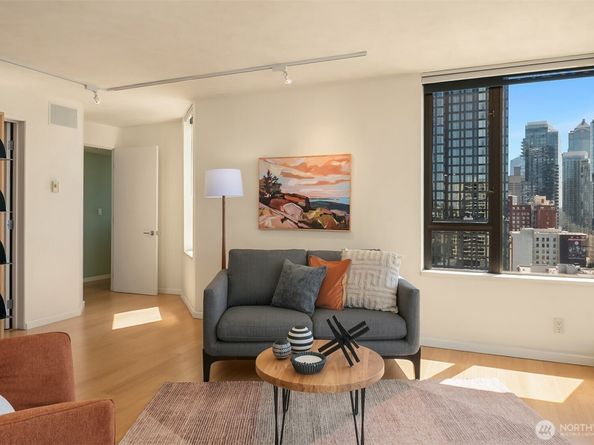 2201 3rd Avenue 2003, Seattle WA 98121