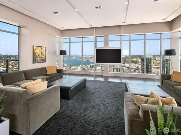 588 Bell St 2405S, Seattle WA 98121