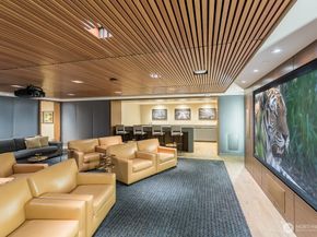 588 Bell St 2405S, Seattle WA 98121