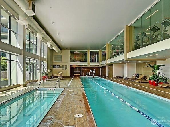 588 Bell St 2405S, Seattle WA 98121