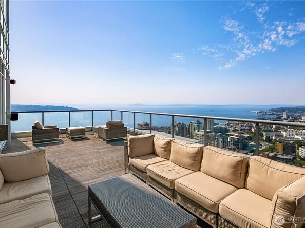 588 Bell St 2405S, Seattle WA 98121