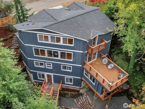 2708 NE 98th Street, Seattle WA 98115