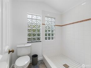 2708 NE 98th Street, Seattle WA 98115