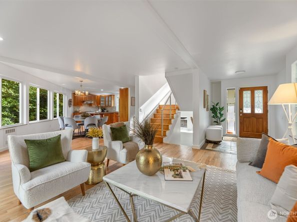 2708 NE 98th Street, Seattle WA 98115