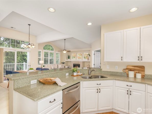 5500 Harbour Pointe Boulevard B202, Mukilteo WA 98275