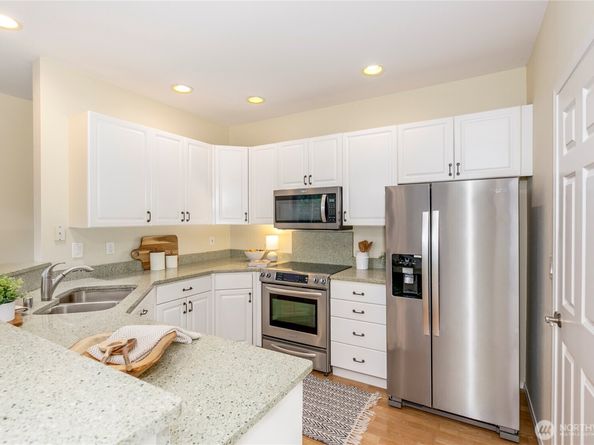 5500 Harbour Pointe Boulevard B202, Mukilteo WA 98275