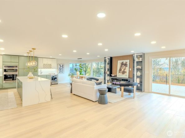 16425 Benson Road S, Renton WA 98055