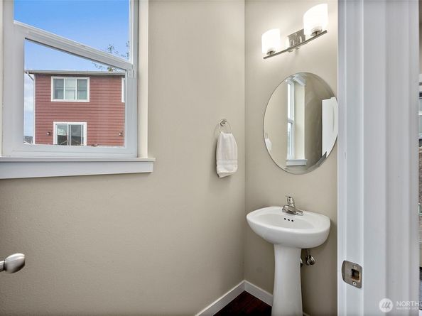 2585 Filbert Avenue, Bremerton WA 98310