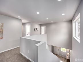 278 NE Shadowhawk Lane, Bremerton WA 98311