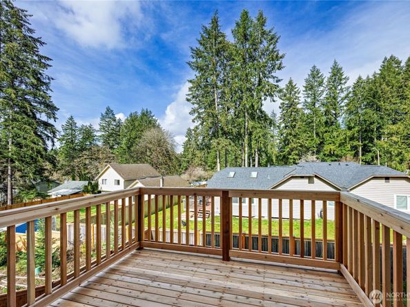 278 NE Shadowhawk Lane, Bremerton WA 98311
