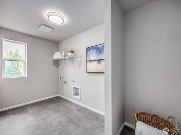 278 NE Shadowhawk Lane, Bremerton WA 98311