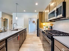 278 NE Shadowhawk Lane, Bremerton WA 98311