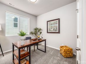 278 NE Shadowhawk Lane, Bremerton WA 98311