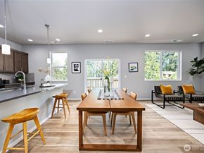 278 NE Shadowhawk Lane, Bremerton WA 98311