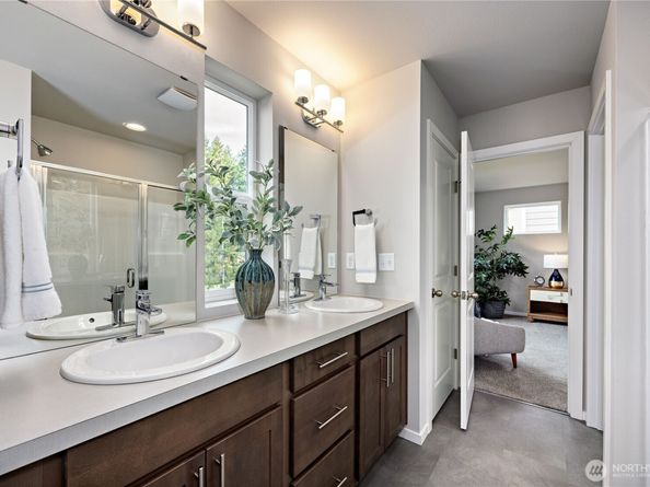 278 NE Shadowhawk Lane, Bremerton WA 98311