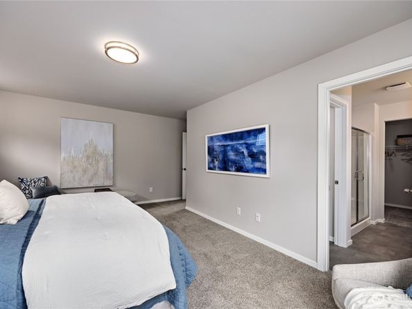 278 NE Shadowhawk Lane, Bremerton WA 98311