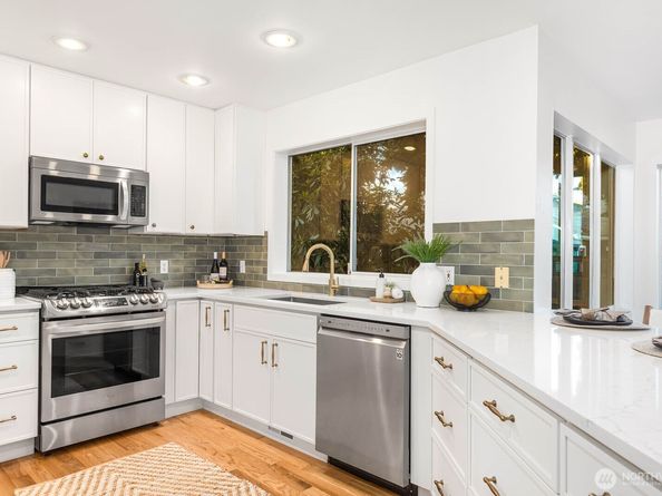 4922 SW Hudson Street, Seattle WA 98116