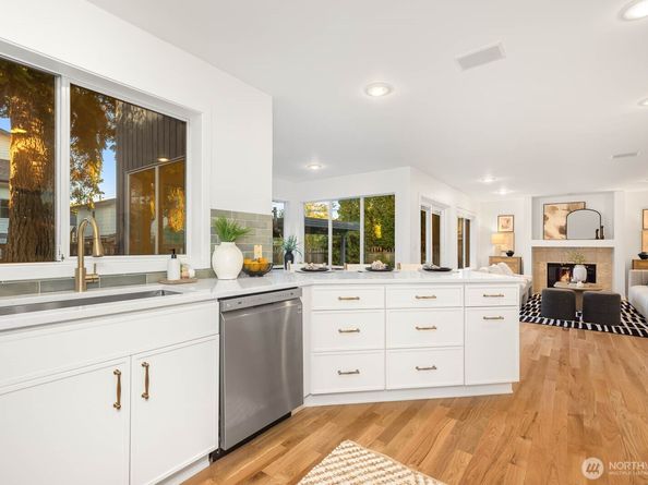 4922 SW Hudson Street, Seattle WA 98116