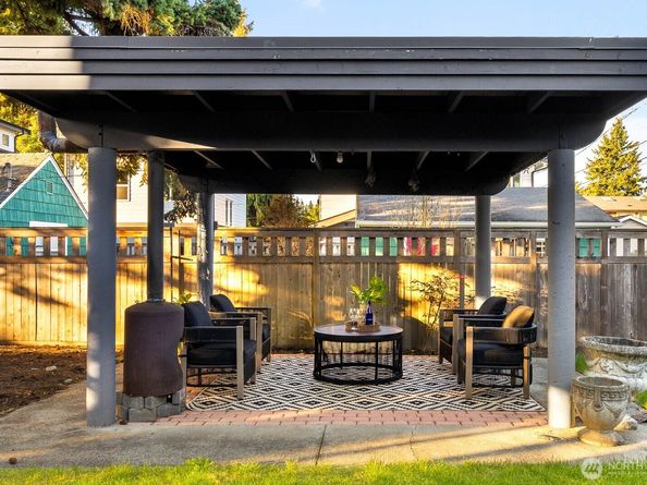 4922 SW Hudson Street, Seattle WA 98116