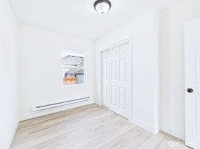 305 Meadow Avenue N, Renton WA 98057