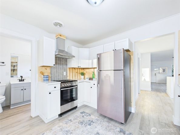 305 Meadow Avenue N, Renton WA 98057