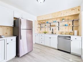 305 Meadow Avenue N, Renton WA 98057