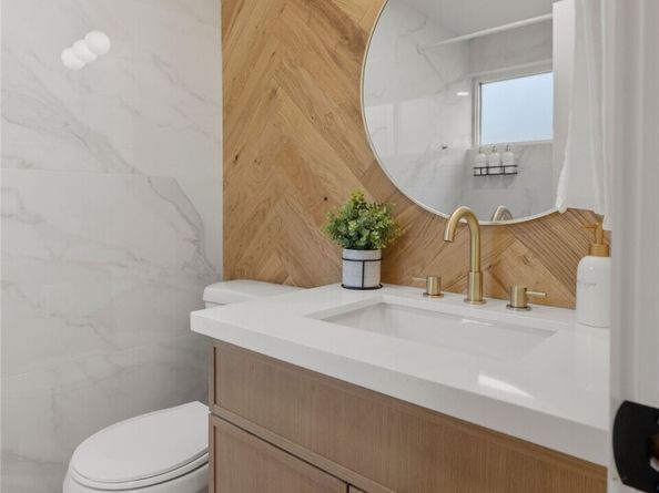 13652 99th Avenue NE, Kirkland WA 98034