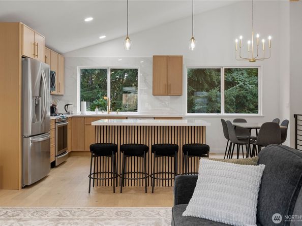 13652 99th Avenue NE, Kirkland WA 98034