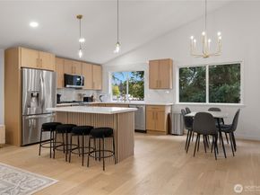 13652 99th Avenue NE, Kirkland WA 98034