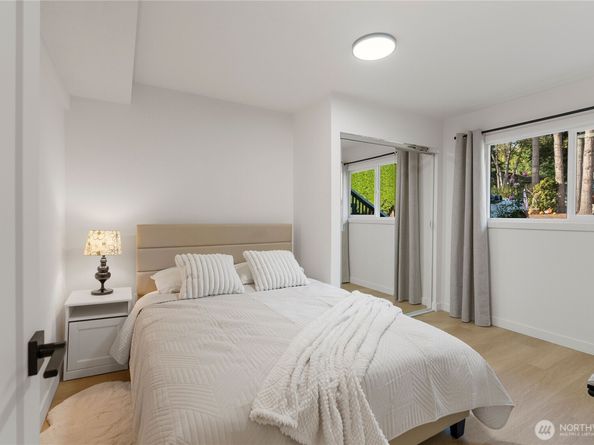 13652 99th Avenue NE, Kirkland WA 98034