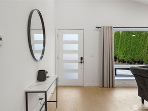 13652 99th Avenue NE, Kirkland WA 98034