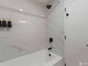 13652 99th Avenue NE, Kirkland WA 98034