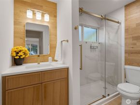 13652 99th Avenue NE, Kirkland WA 98034