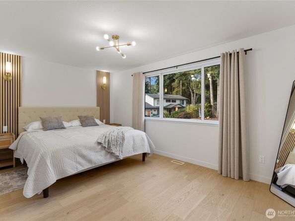 13652 99th Avenue NE, Kirkland WA 98034