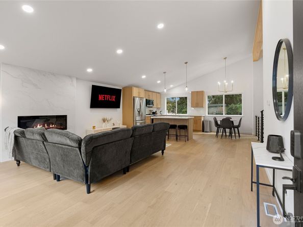 13652 99th Avenue NE, Kirkland WA 98034